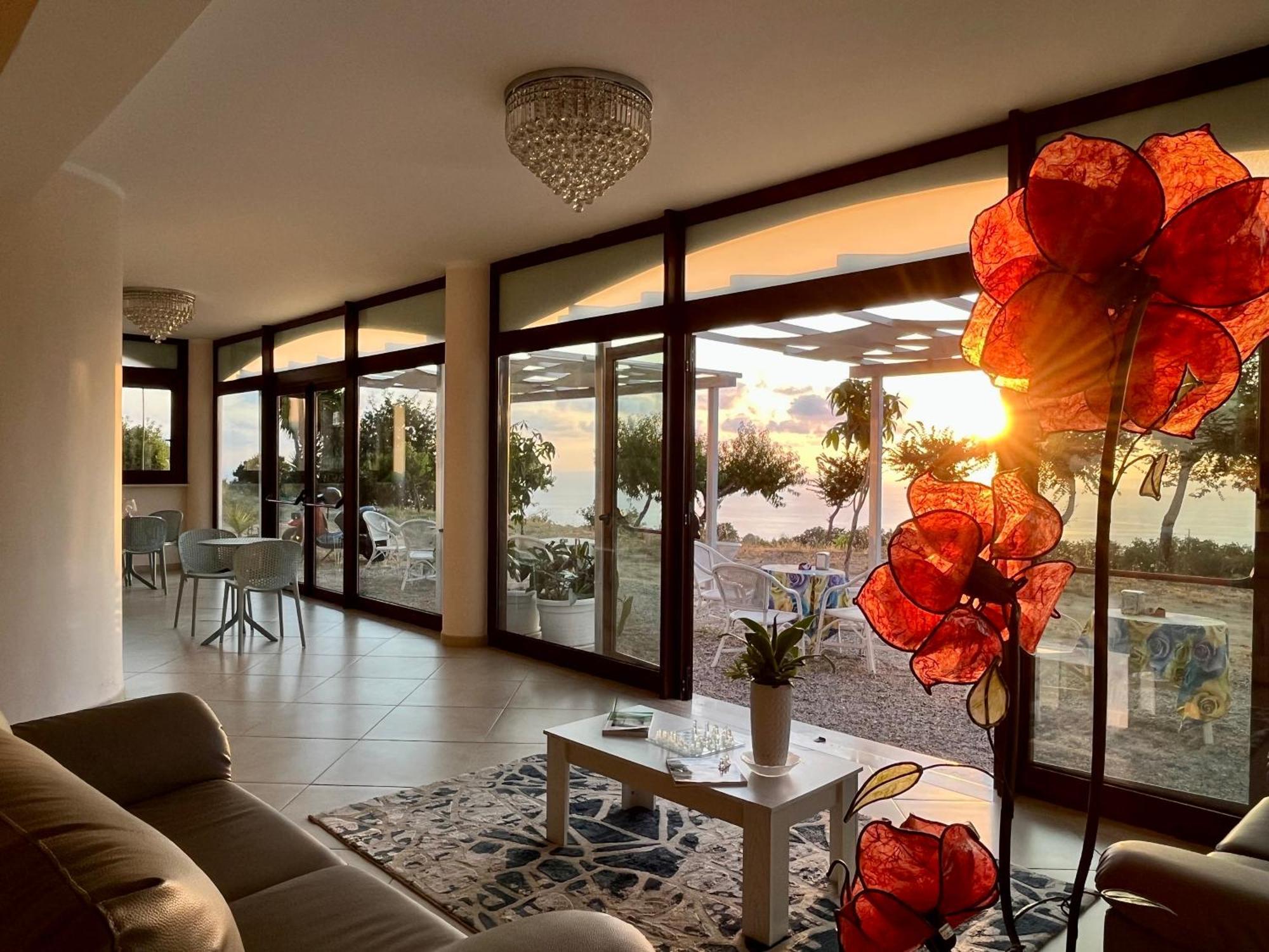 فندق Residenza Domus Aurea Tropea- Vista Mare سانتا دومينيكا المظهر الخارجي الصورة