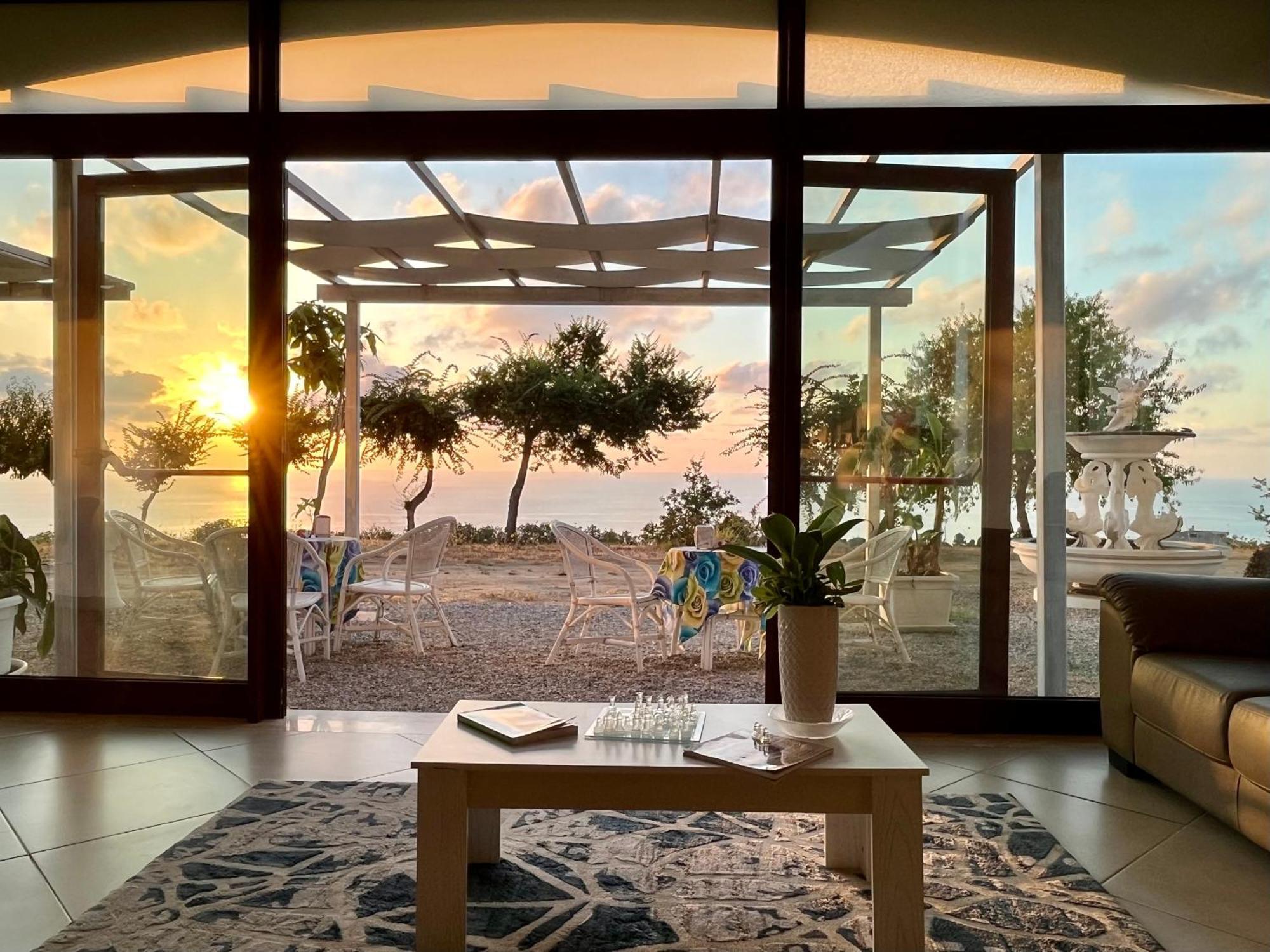فندق Residenza Domus Aurea Tropea- Vista Mare سانتا دومينيكا المظهر الخارجي الصورة